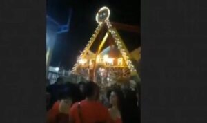 Brinquedo rompe ao meio e deixa duas pessoas feridas em um parque de diversões