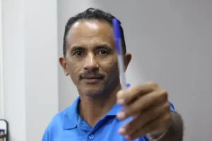 De vítima de golpe milionário a candidato nas eleições: por onde anda o dono do hit “caneta azul”?