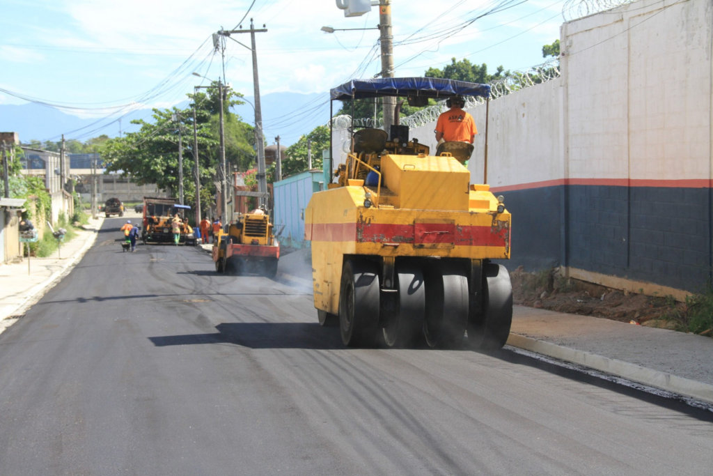 Marambaia recebe drenagem e pavimentação