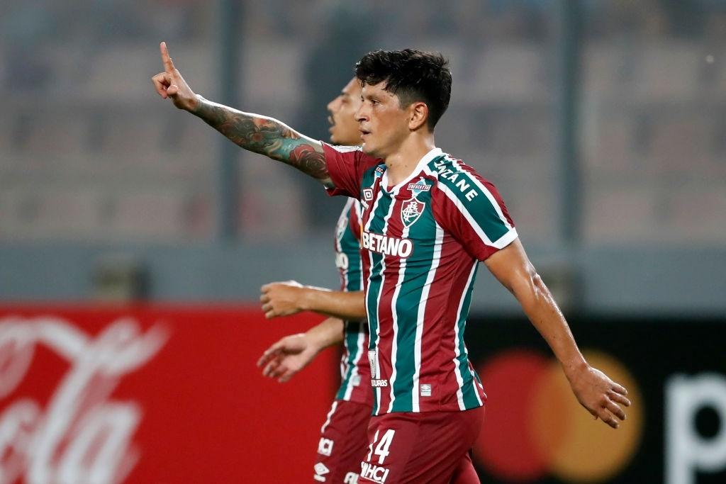 Fluminense vence com dois gols de Cano na estreia de Marcelo e conquista vitória contra time peruano