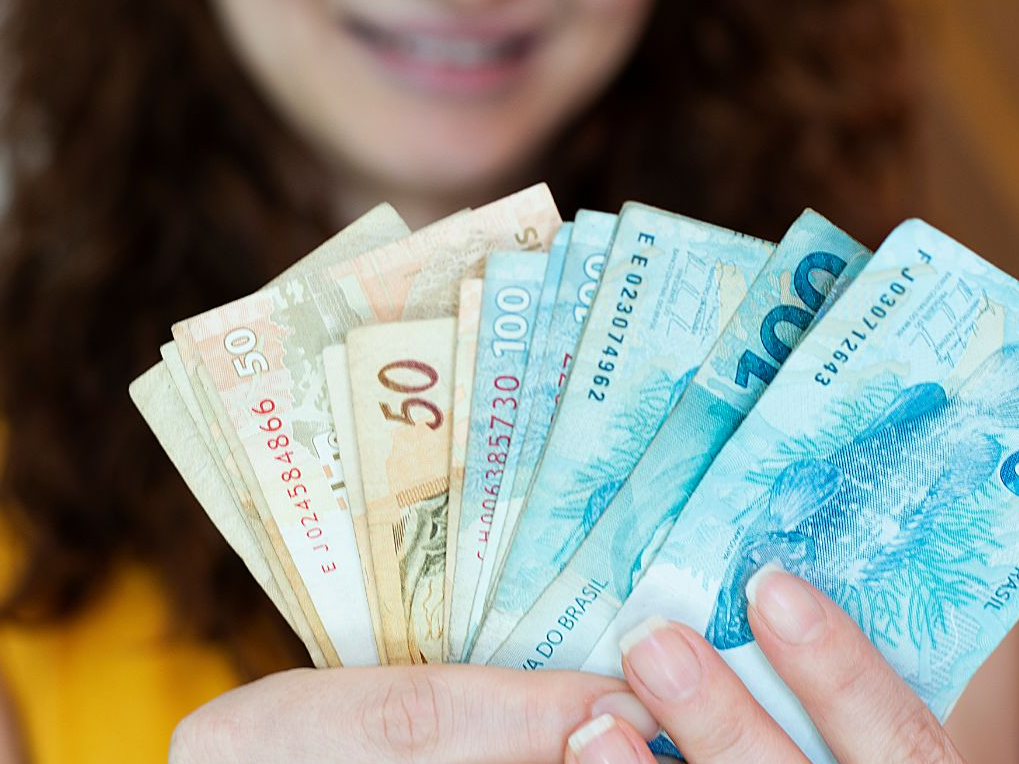 Salário mínimo tem segundo reajuste do ano, passando para R.320,00