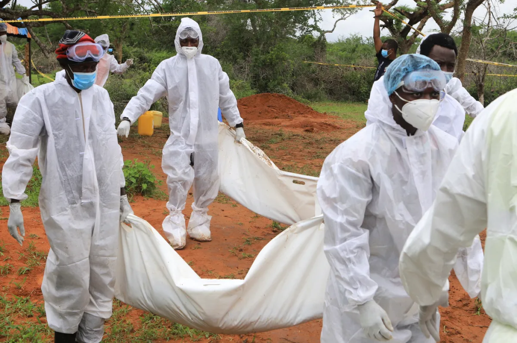 Autópsias realizadas em vítimas de seita no Quênia revelam mortes por fome e asfixia