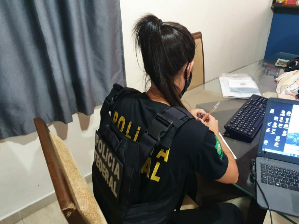 Polícia Federal desmantela quadrilha de falsificação de diplomas de medicina