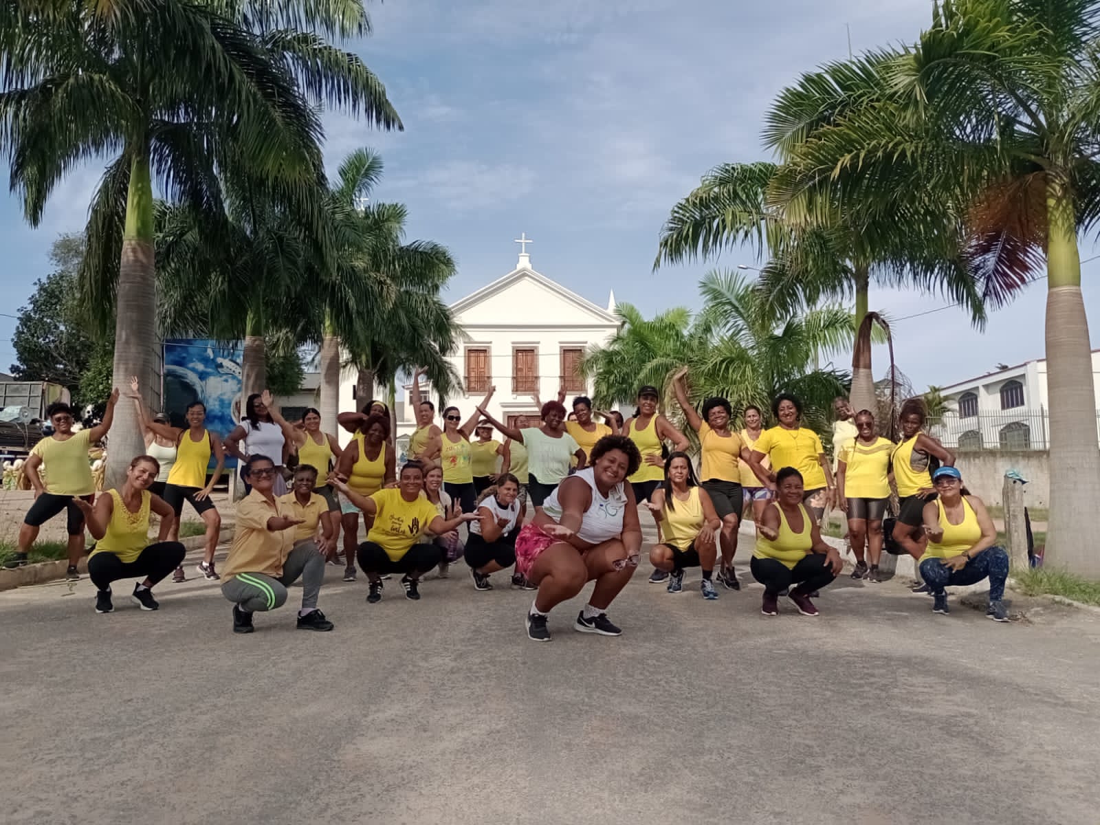 Alunas do São Gonçalo em Movimento fazem caminhada em apoio ao Setembro Amarelo